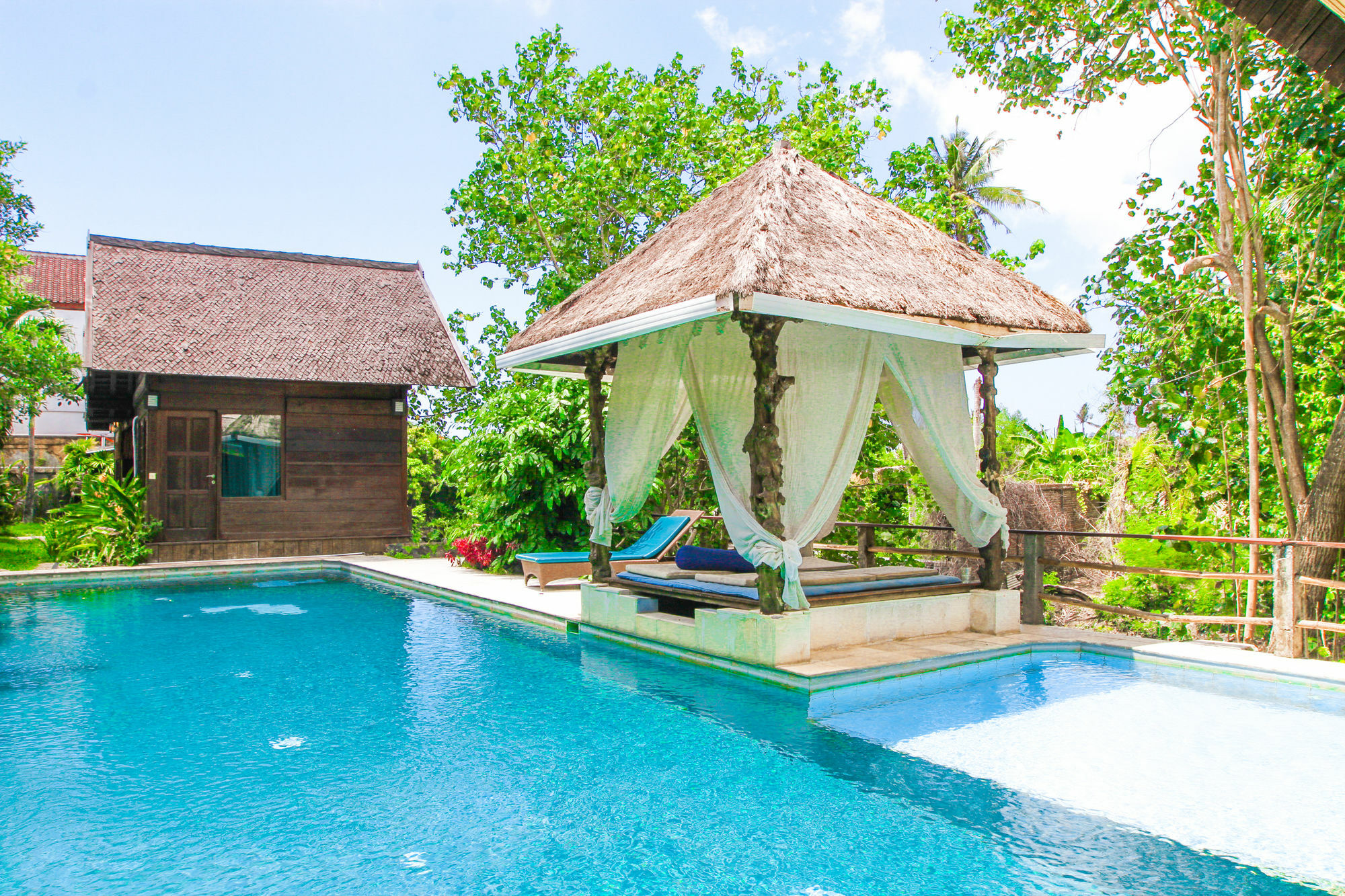 Easy Surf Dacha Hotel Canggu Eksteriør billede